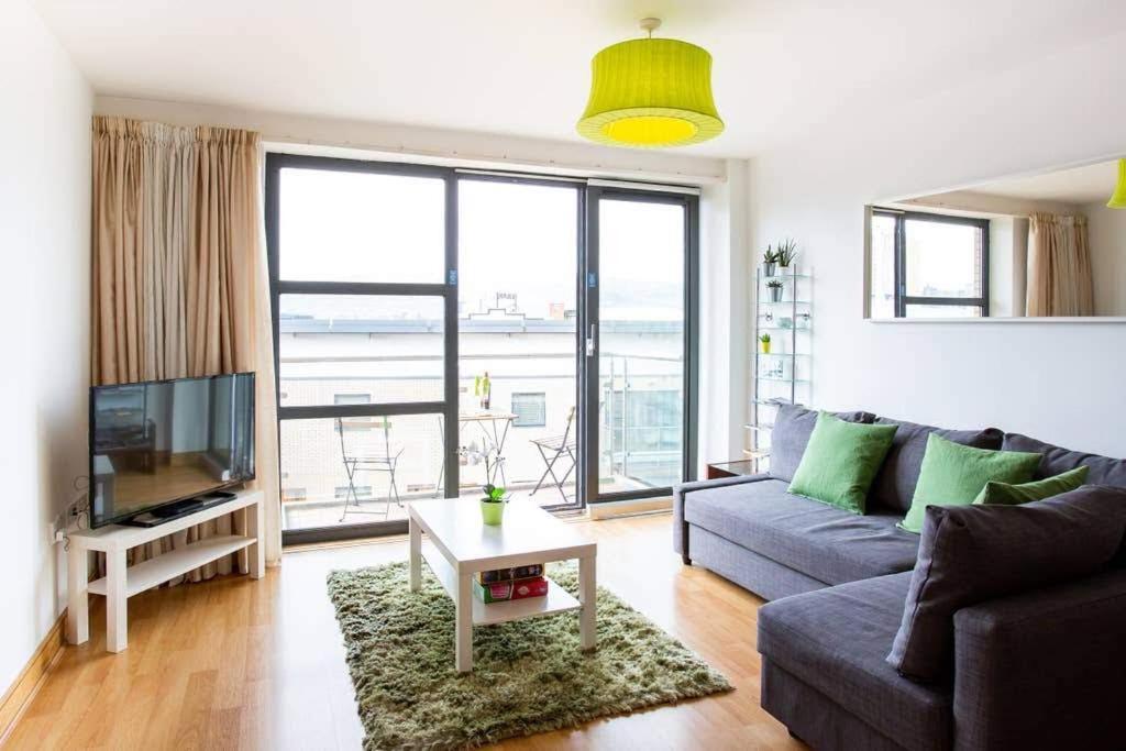 Central Belfast Apartments, Victoria Place Экстерьер фото