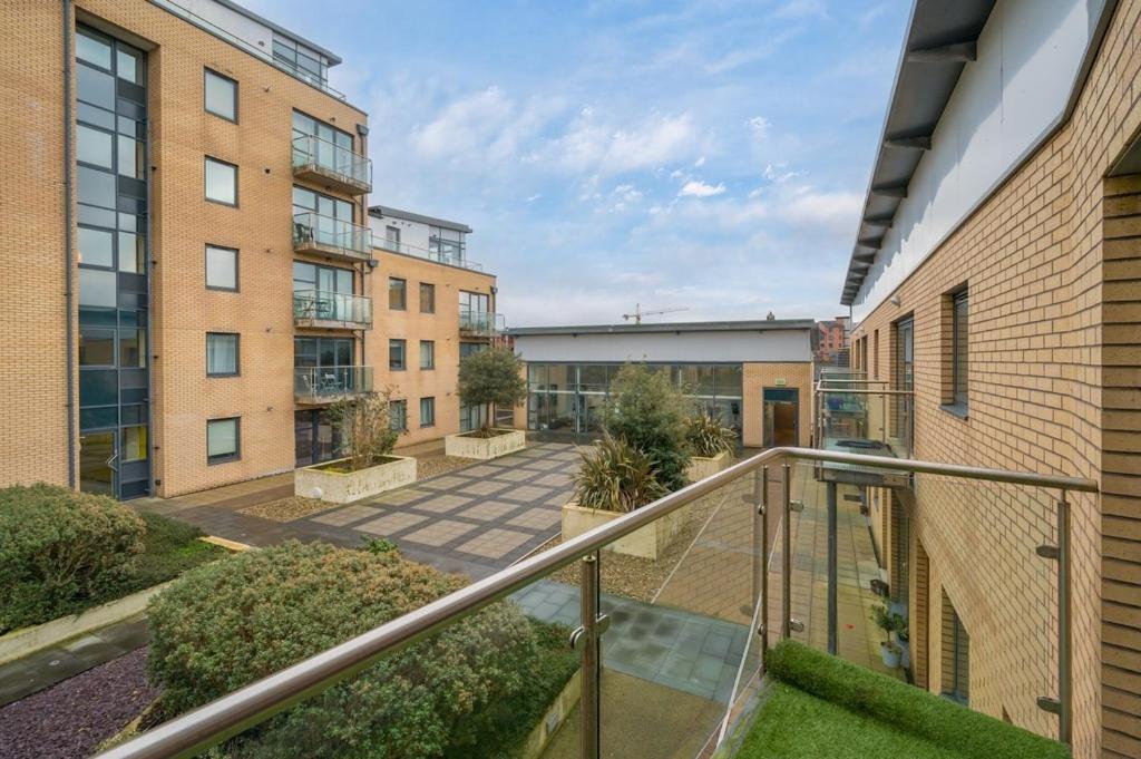 Central Belfast Apartments, Victoria Place Экстерьер фото